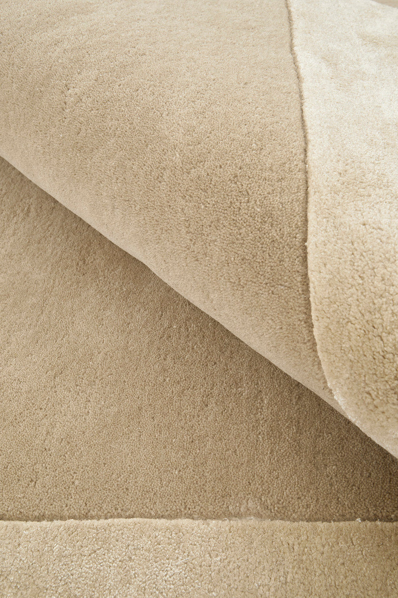 Hand-Tufted NZ Wool & Viscose Husk Rug