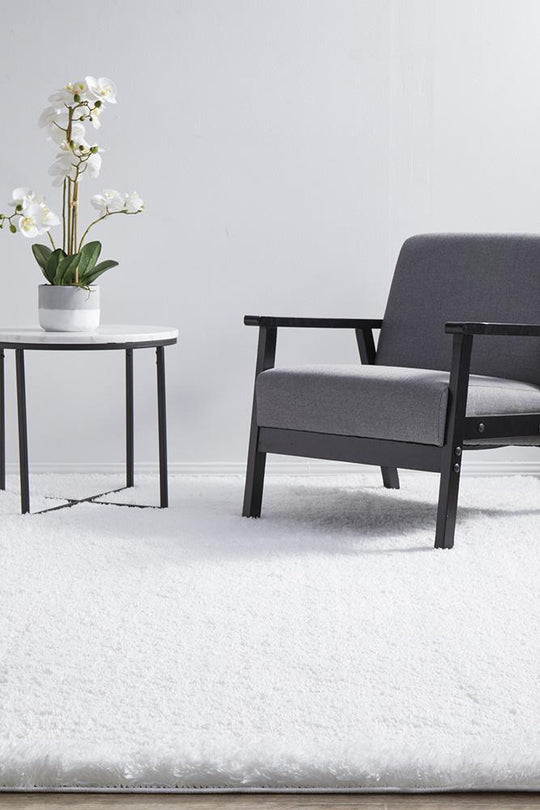 Stunning White Shaggy Rug