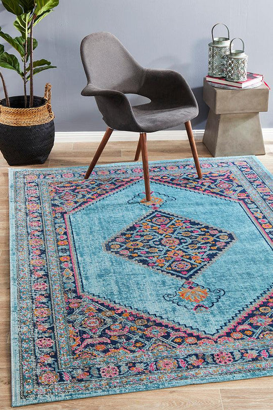 Estera Diamond Vintage-Style Blue Rug