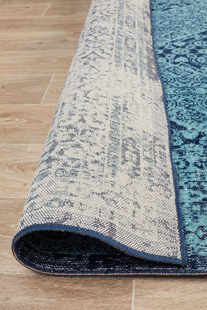 Estera Vision Vintage-Style Blue Rug