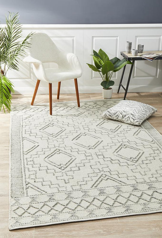 Ishita Hand-loomed Wool Rug Ivory