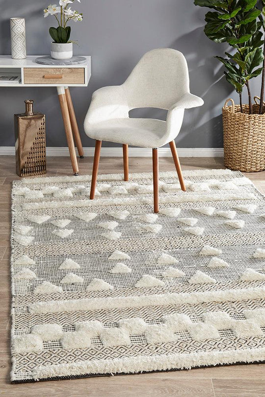 Amaya Peak Hand Loomed Ivory Rug