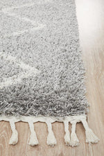 Lily Silver Fringed Rug