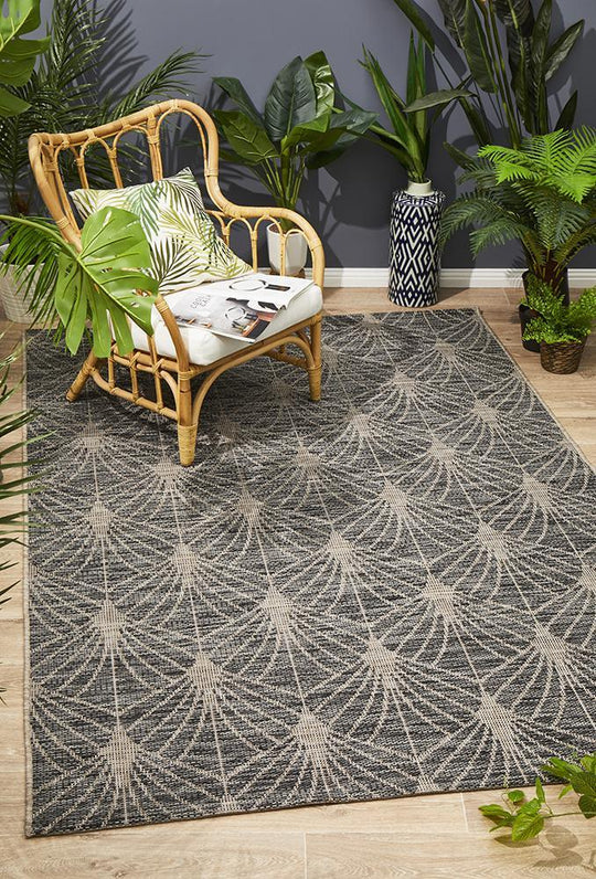 Terrace Fern Trellis Rug Black